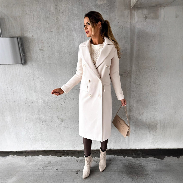 Wool double-breasted coat for women with an elegant button placket and a comfortable fit Lune London
