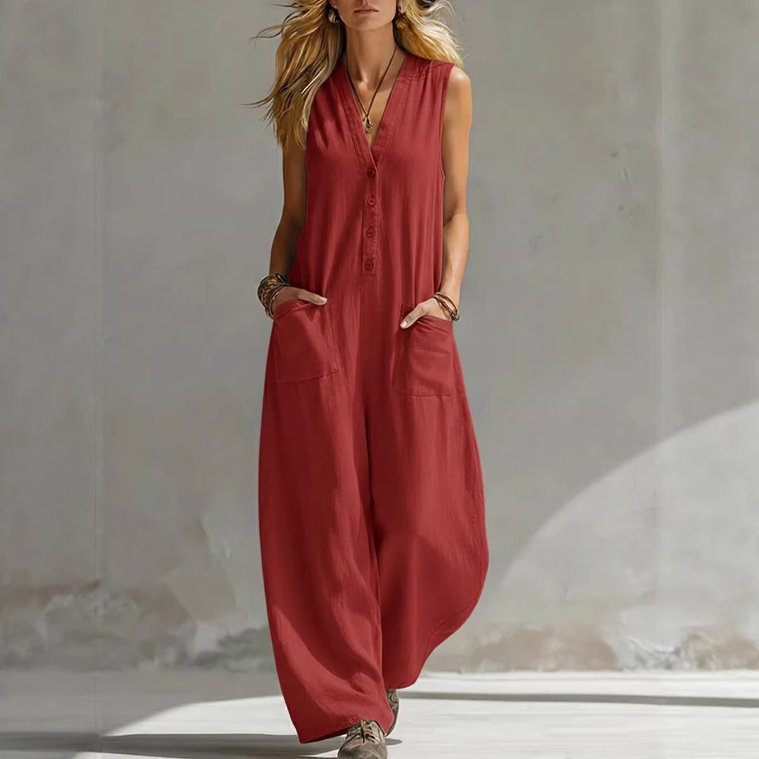 Ladies jumpsuit with deep V-neck and practical pockets Lune London