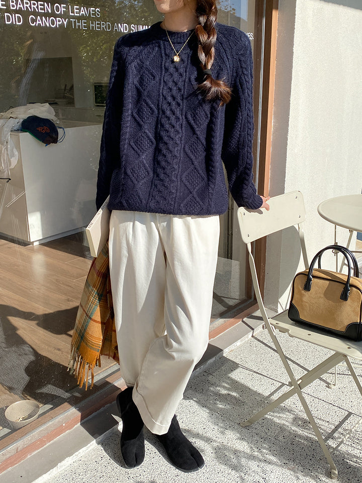 Women casual chunky knit sweater with cable pattern Chic & Stil