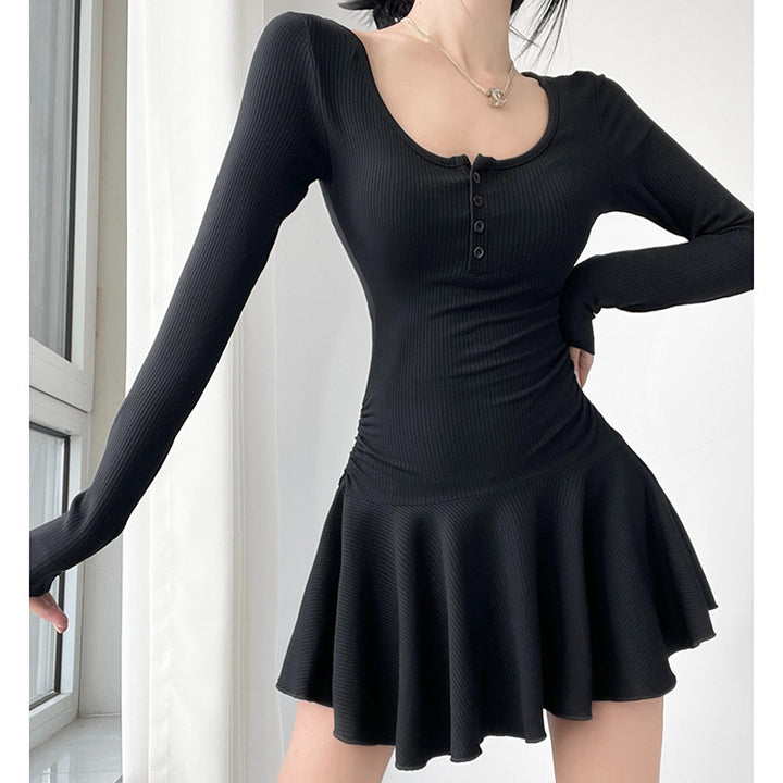 Women's Long Sleeve Dress with Flowing Skirt Chic & Stil
