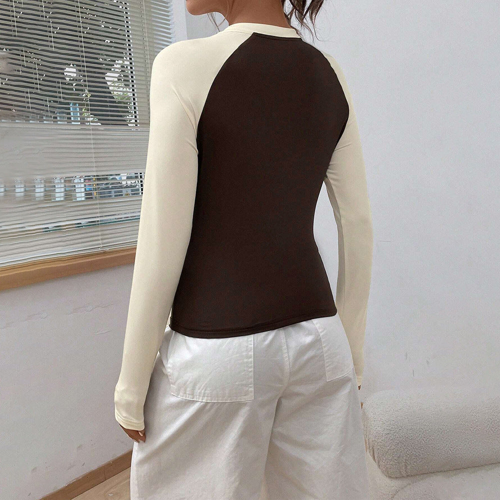 Chemisier à manches longues pour femmes avec un design raglan à la mode et une coupe ajustée Chic & Stil
