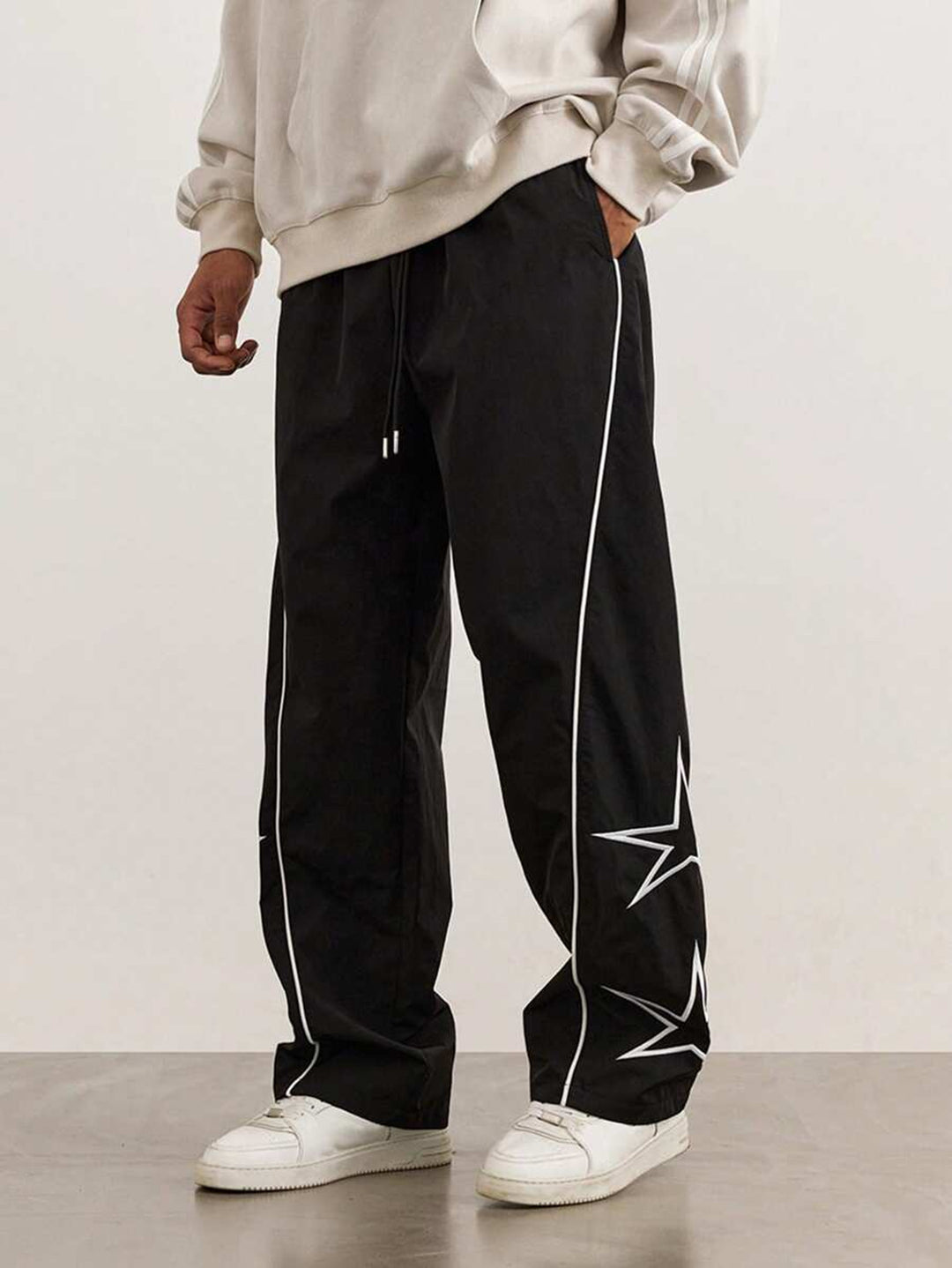 Leisure pants for men with contrasting side stripes Lune London