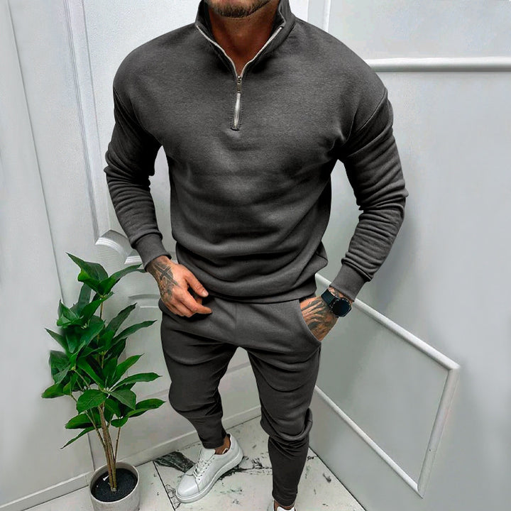 Sporty fleece pullover for men with short zipper and trendy fit Lune London