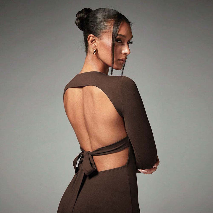 Elegant maxi dress for women with long sleeves and side slit Chic & Stil