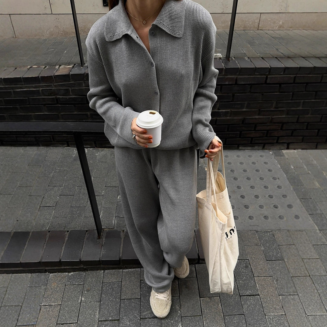 Women's knit set with modern collar and relaxed fit Lune London