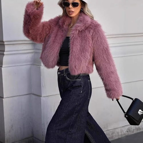 Ladies Short and Plush Faux Fur Jacket Lune London