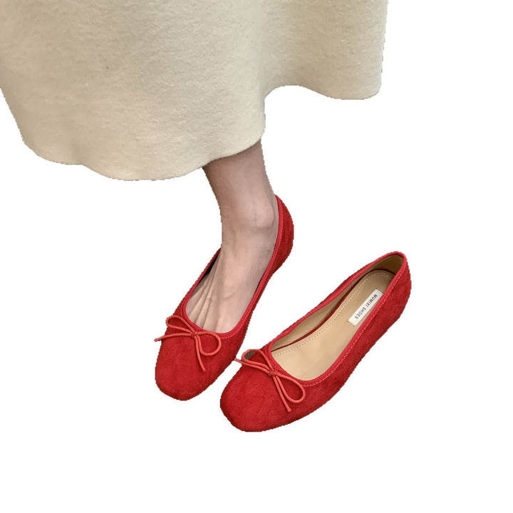 Women's ballerinas with delicate bow detail and velvety surface texture Lune London