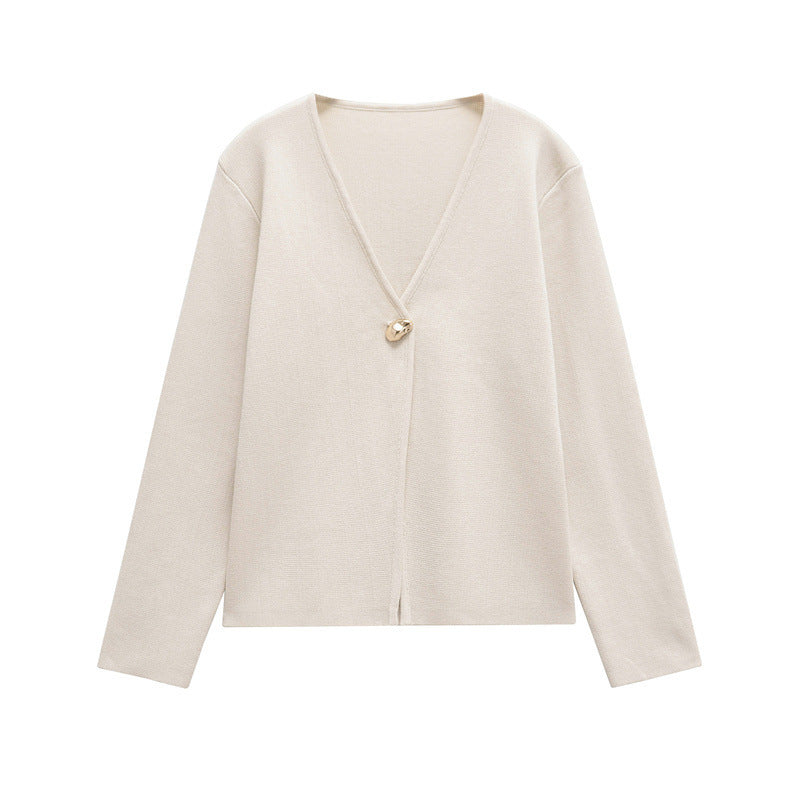 Ladies elegant cardigan with V-neck and decorative button Lune London