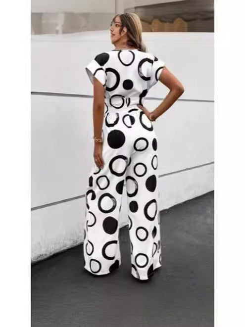 Trendy wide-leg trousers for women with a tie belt and graphic pattern Lune London
