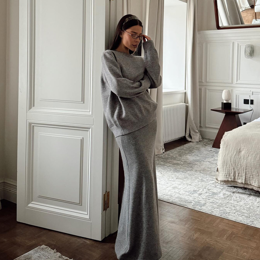 Ladies Elegant and Comfortable Knit Ensemble Chic & Stil
