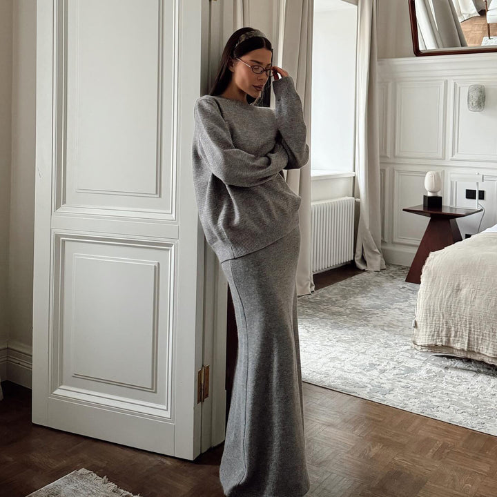 Ladies Elegant and Comfortable Knit Ensemble Chic & Stil