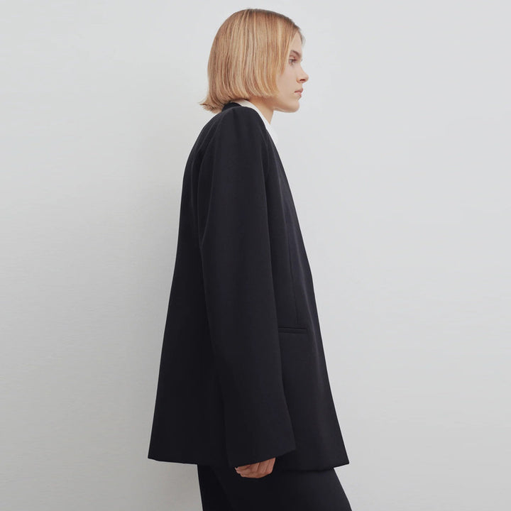 Women oversized modern blazer in textured fabric with stylish pockets Lune London