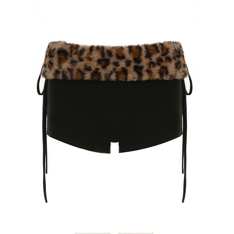 Ladies Top hat with faux fur collar Lune London