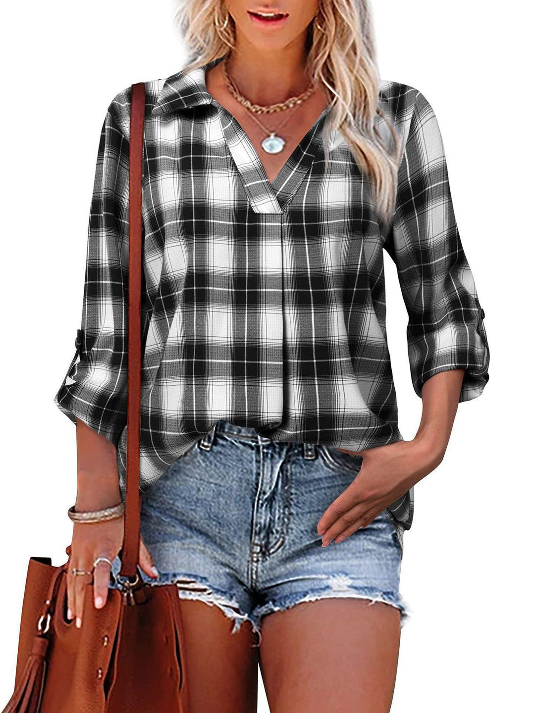 Casual checkered shirt for women with three-quarter sleeves and V-neck Lune London