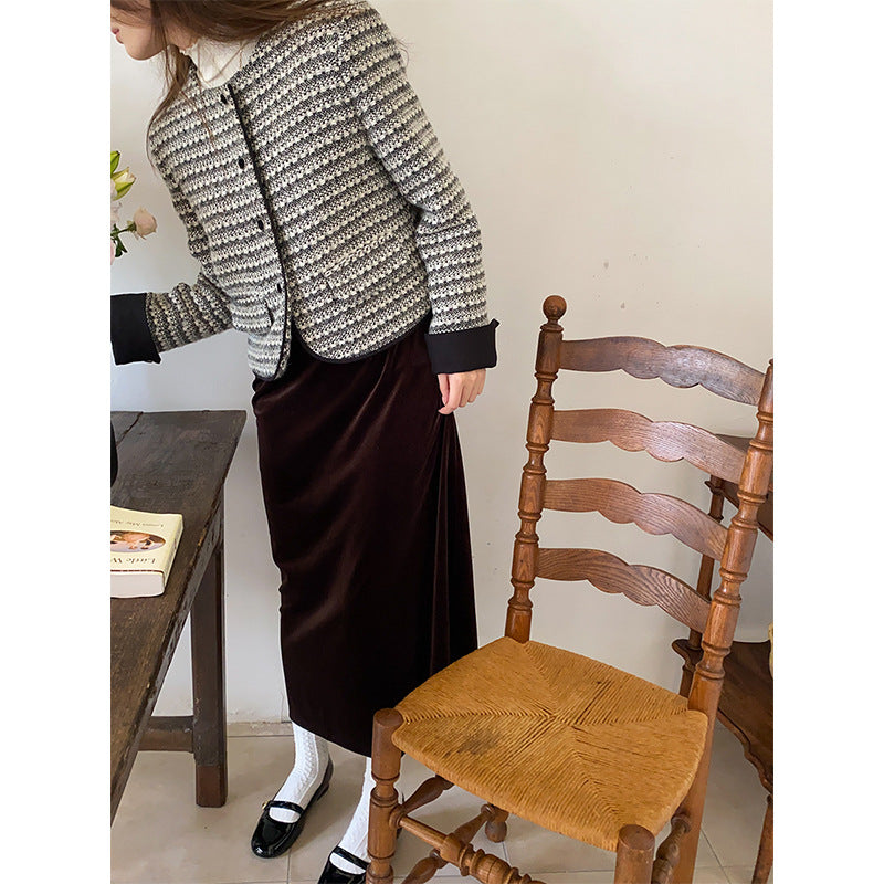 Ladies fashionable jacket in tweed look with round neckline Chic & Stil