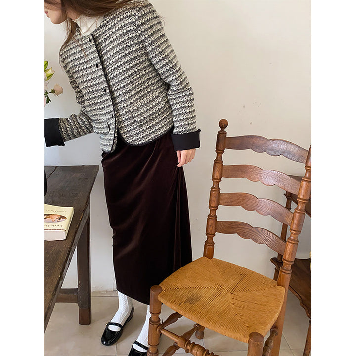 Ladies fashionable jacket in tweed look with round neckline Chic & Stil