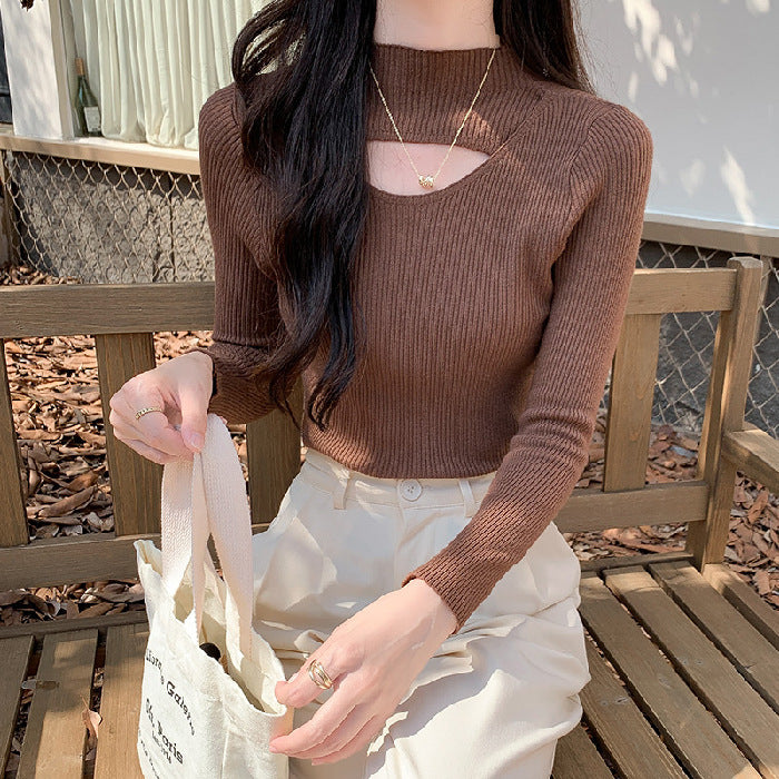 Ladies elegant long sleeve top with stylish V-neck and ribbed texture Chic & Stil
