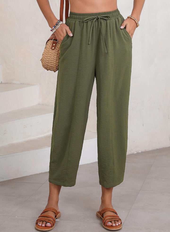 Women's lounge pants with elastic waistband and practical pockets Lune London