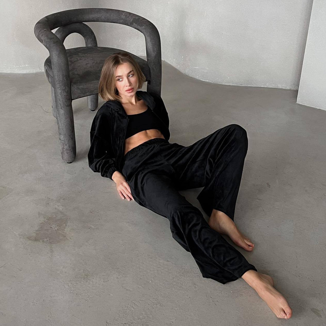 Women's Luxury Velvet Jogging Set with Hood and Elastic Cuffs Lune London