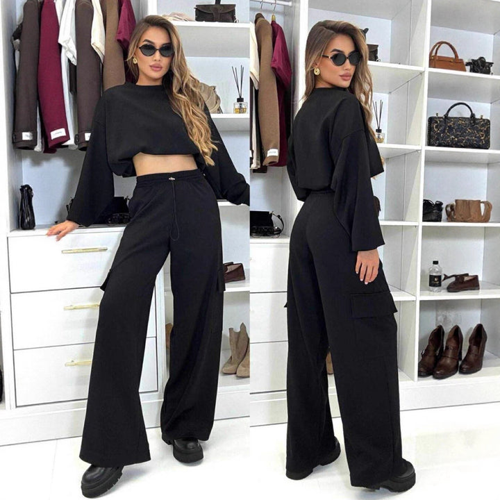 Oversized loungewear set for women with cropped sweatshirt and loose pants Lune London