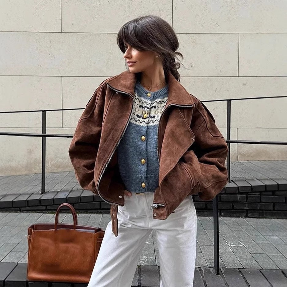 Veste en cuir synthétique pour femme avec large col et ceinture à la taille Chic & Stil