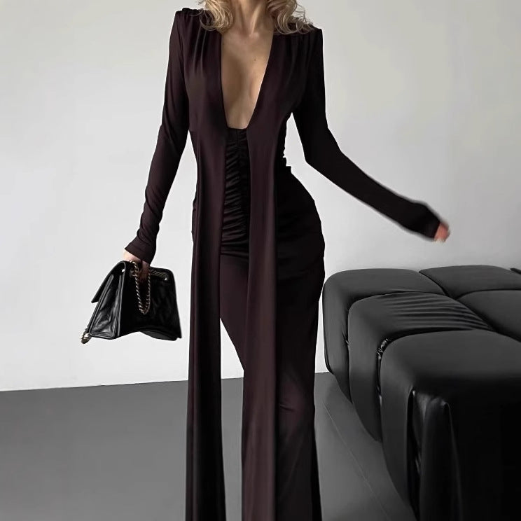 Women's dress that highlights the silhouette with a deep V-neckline and refined ruffle details Lune London