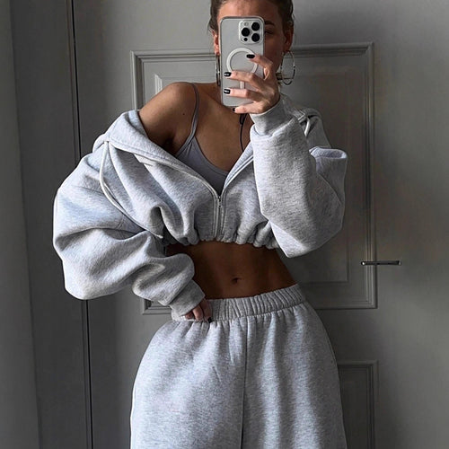 Casual women's tracksuit with an oversized hoodie and a wide fit Lune London