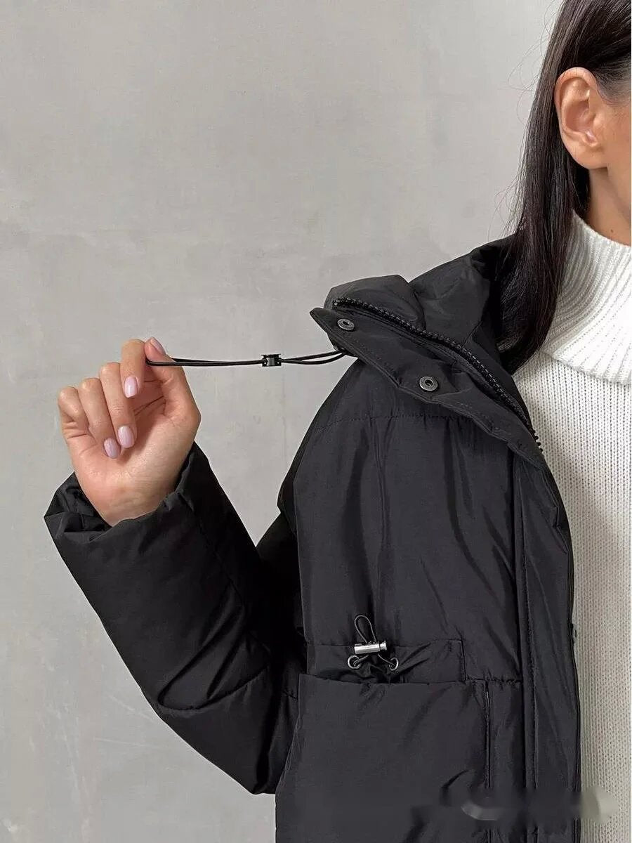 Sporty winter jacket for women with high collar and practical pockets Lune London