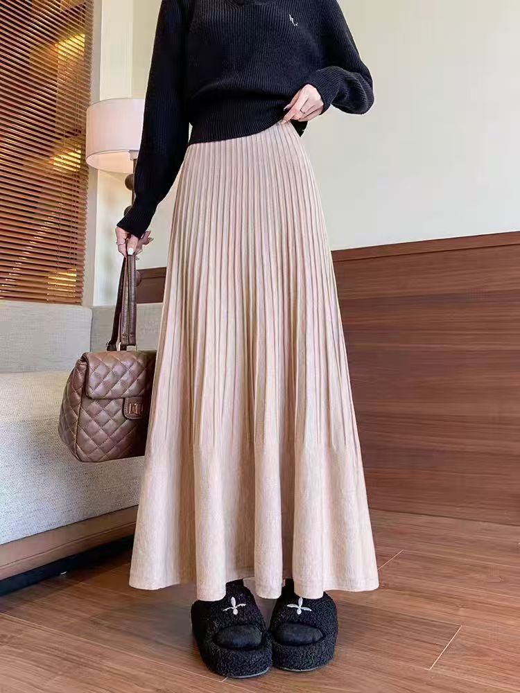 Elegant pleated skirt for ladies with high waist Lune London