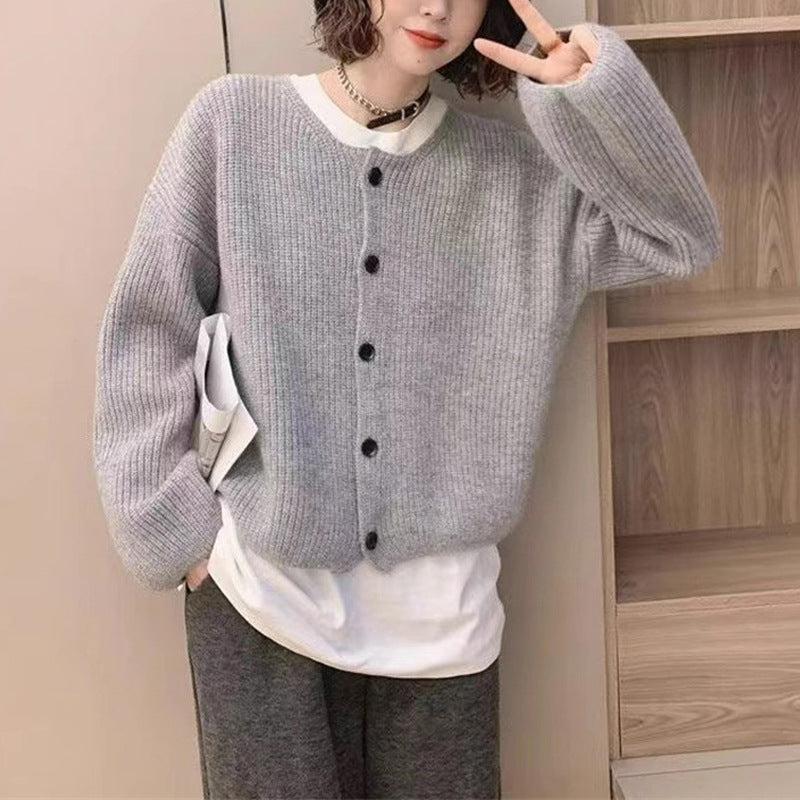 Cardigan femme avec décolleté en V et fermeture à boutons Chic & Stil