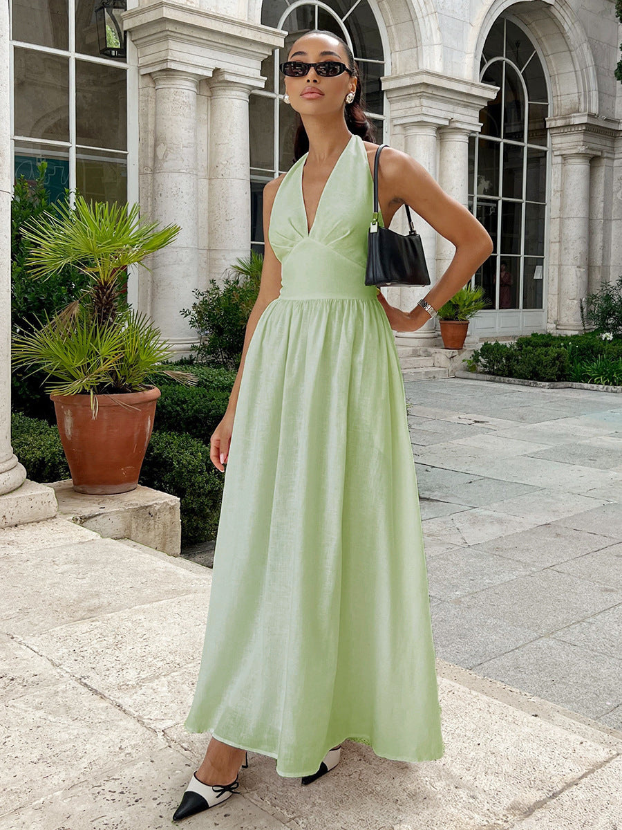Elegant maxi dress for women with open back design and flowing skirt Lune London