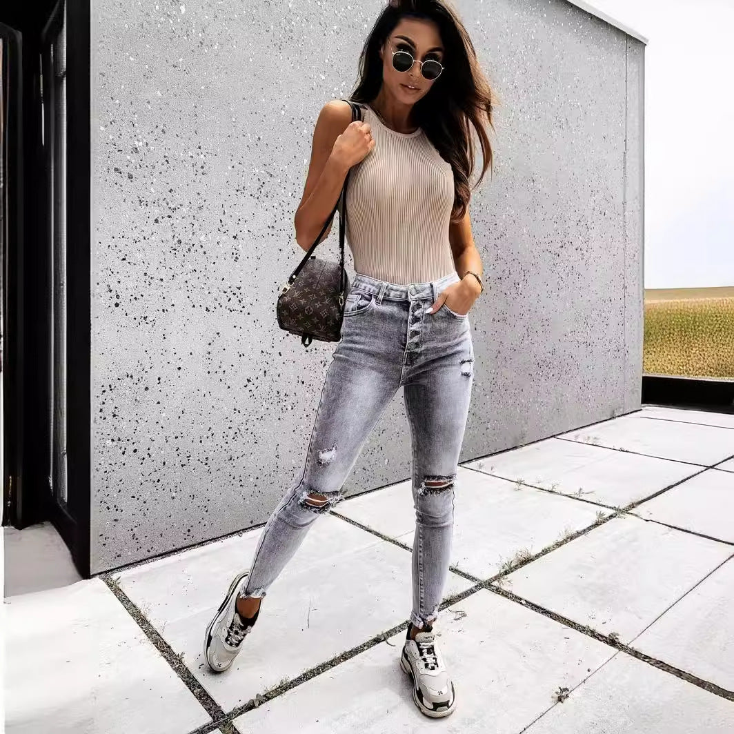 Chic & Stil fitted body for women