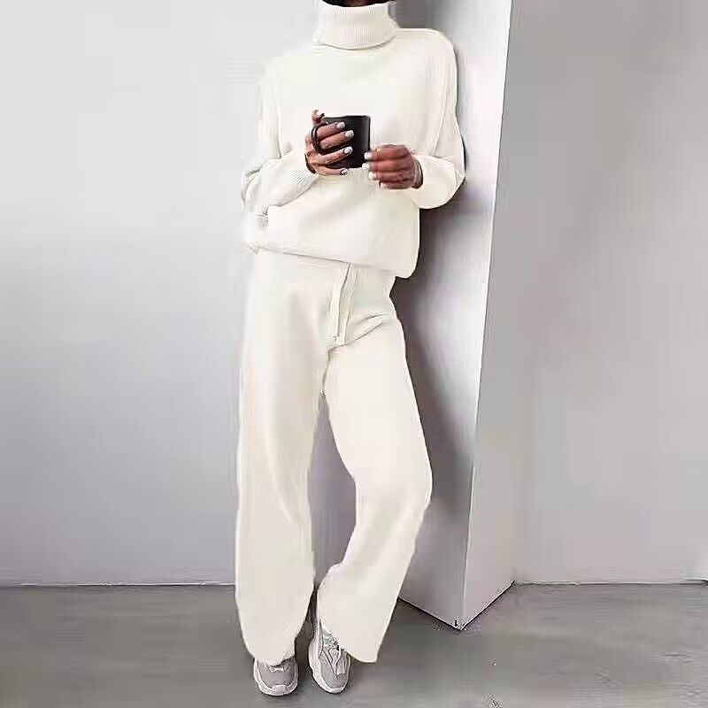 Elegant knit loungewear set for women with high collar and wide legs Lune London