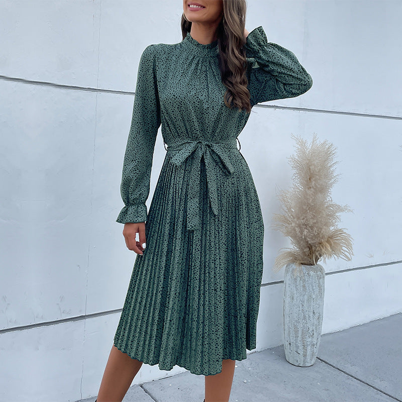 Midi dress for women with high quality collar, waist belt and floral pattern Lune London