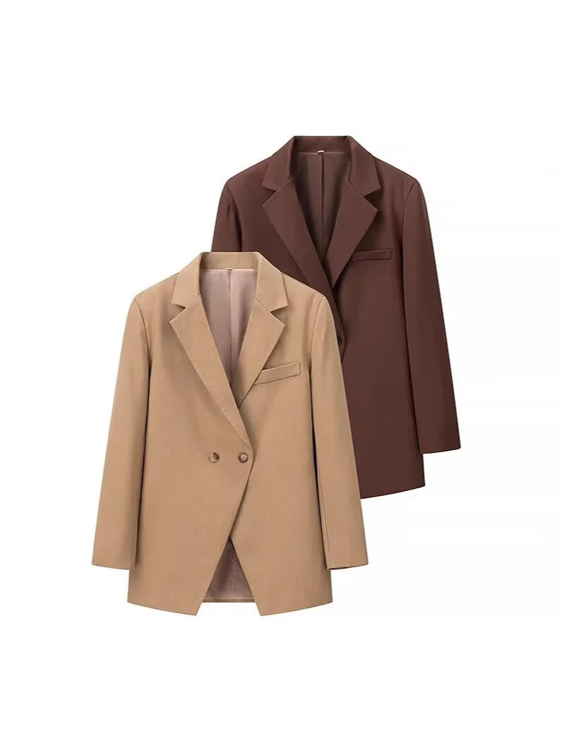 Elegant oversized women’s blazer with double-breasted and practical pockets Lune London