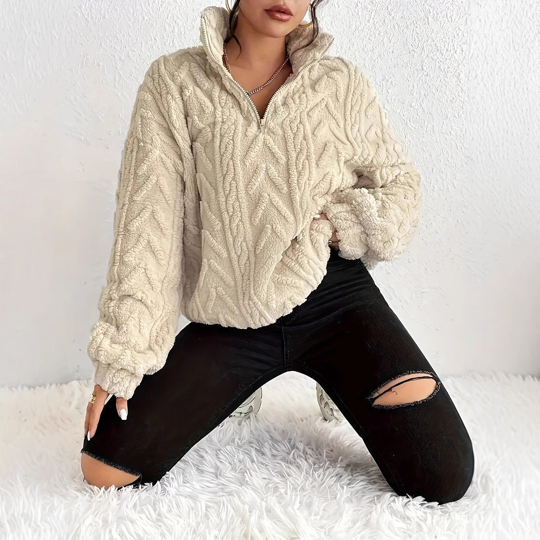 Ladies oversized plush pullover with zipper and ribbed structure Lune London