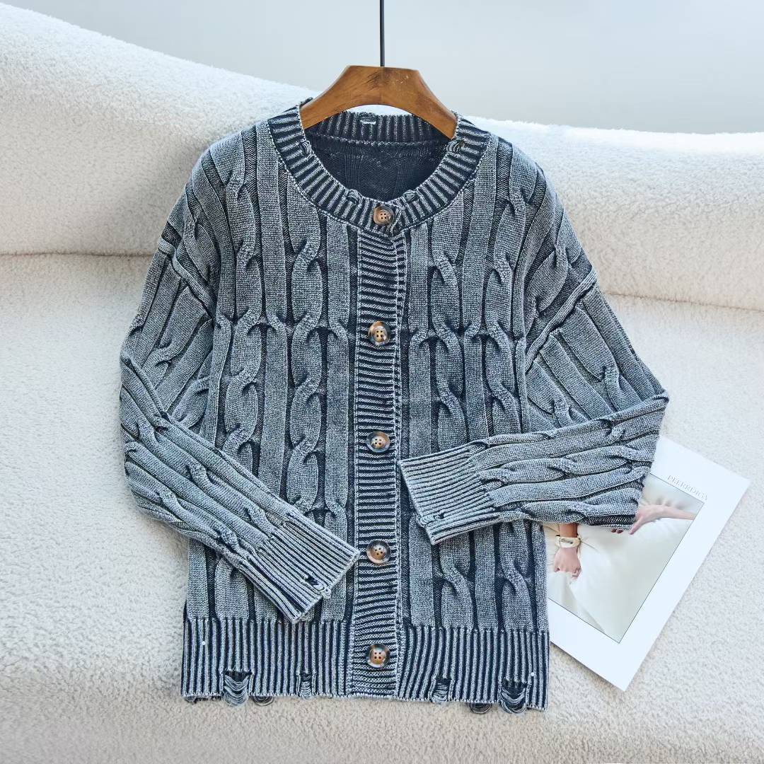 Cardigan pour femmes avec motif en cable et fermeture à boutons Chic & Stil