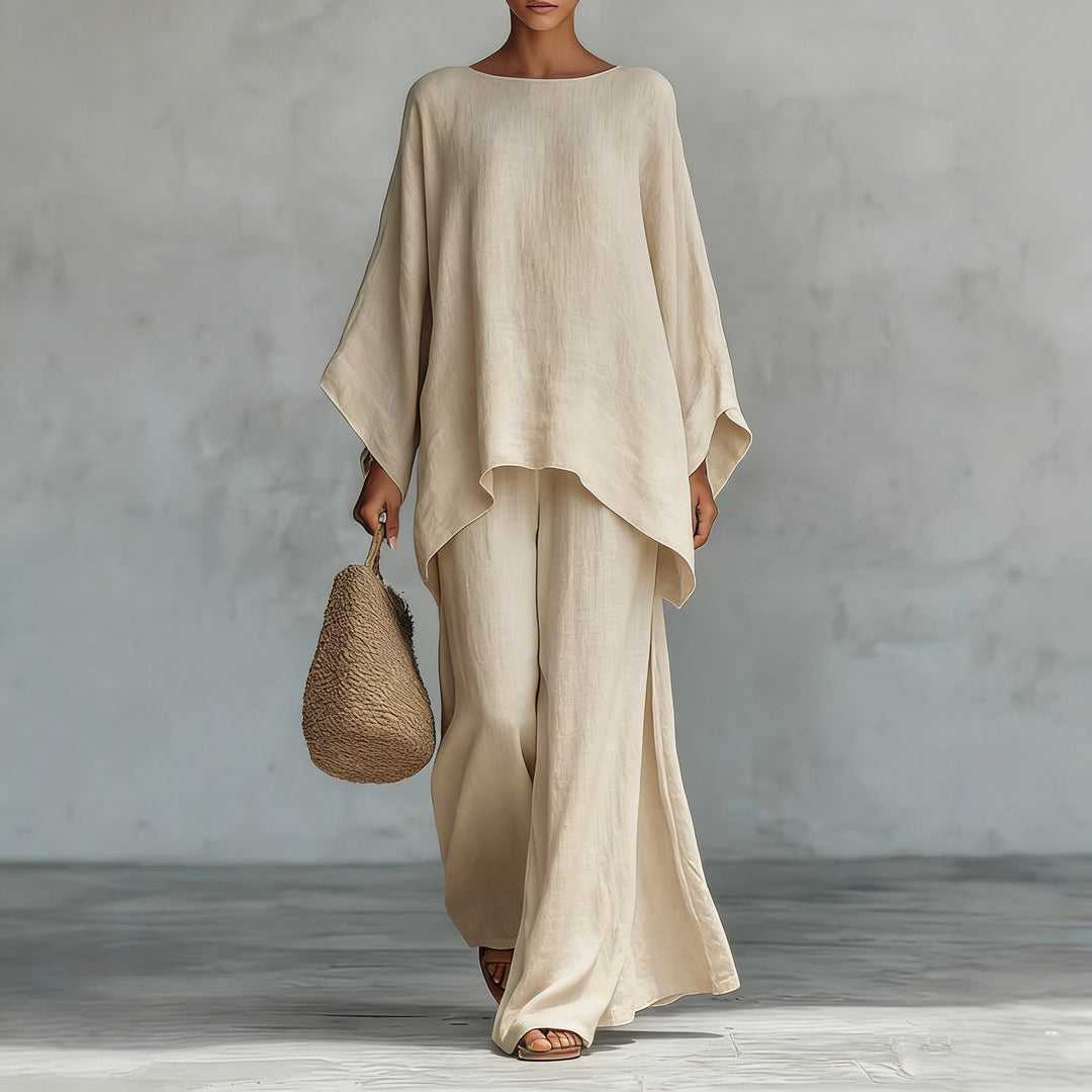 Ladies airy set made of soft fabric with a loose fit Lune London