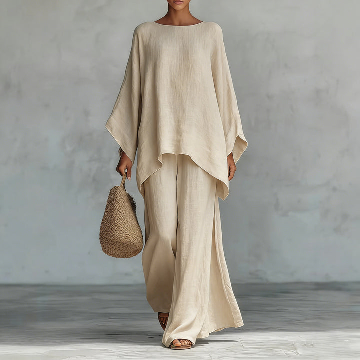 Ladies airy set made of soft fabric with a loose fit Lune London