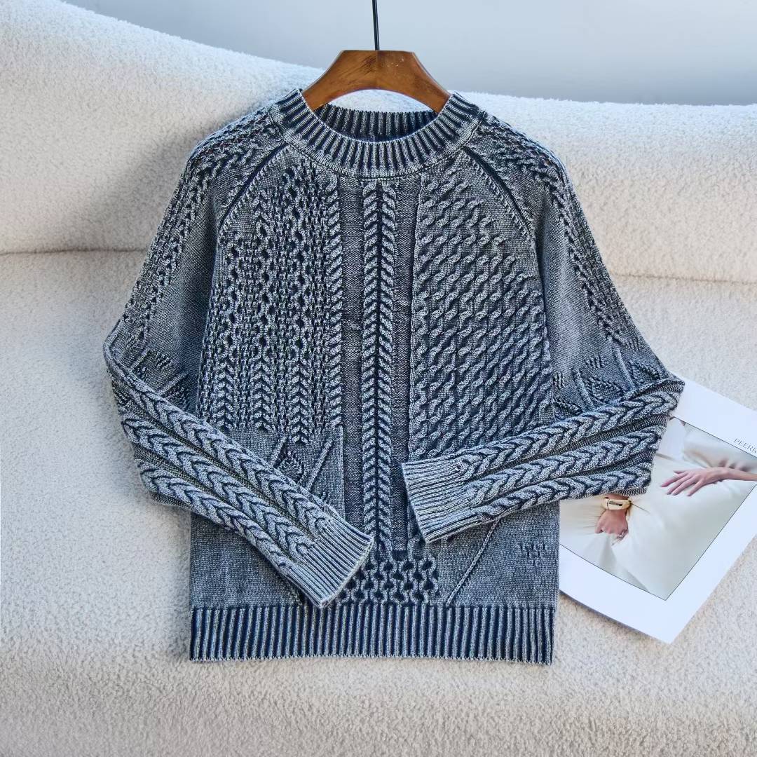 Cozy knitted sweater for women with a structured twisted pattern Lune London