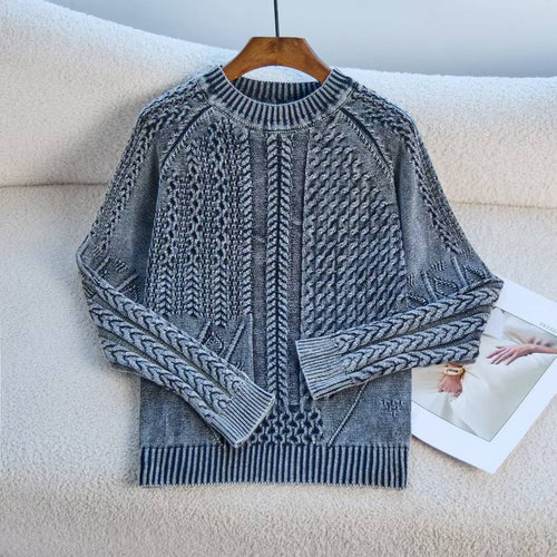 Cozy knitted sweater for women with a structured twisted pattern Lune London