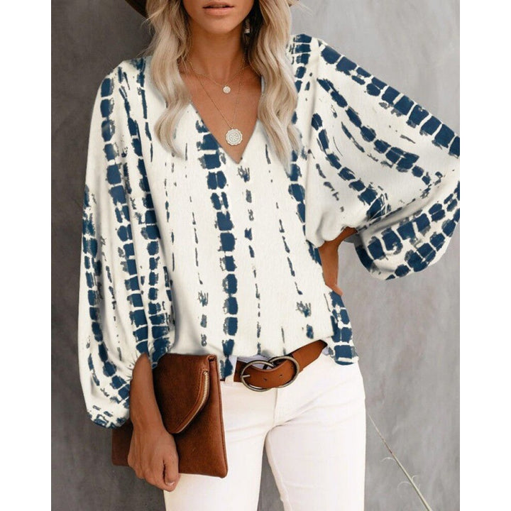 Blouse féminine à la mode avec des manches larges et un col en V Chic & Stil
