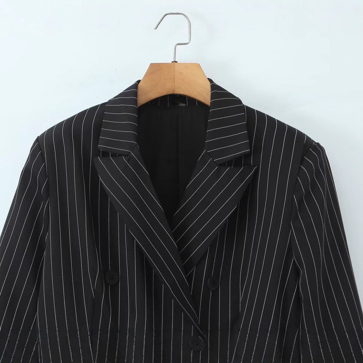 Veste blazer rayée pour femmes avec ourlet volumineux Chic & Stil