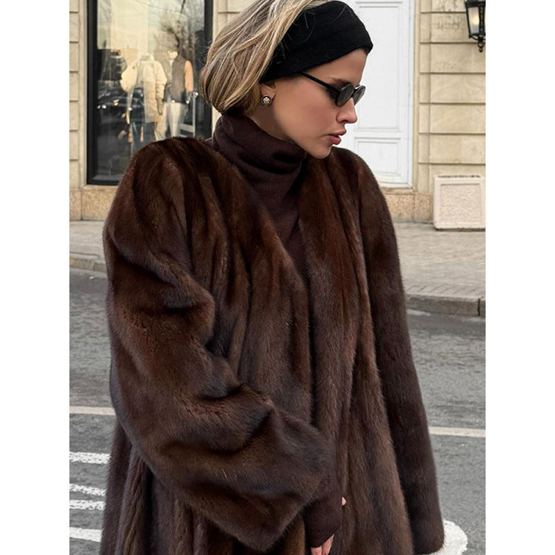 Women's Luxurious Faux Fur Coat with Elegant Cut and High Collar Lune London