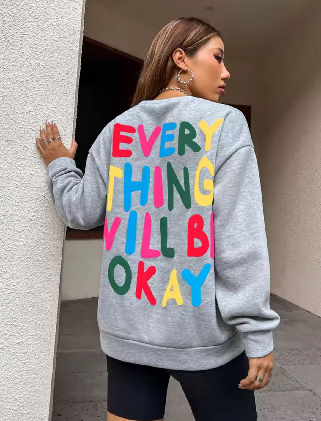 Sweat-shirt pour femmes avec lettrage coloré Chic & Stil