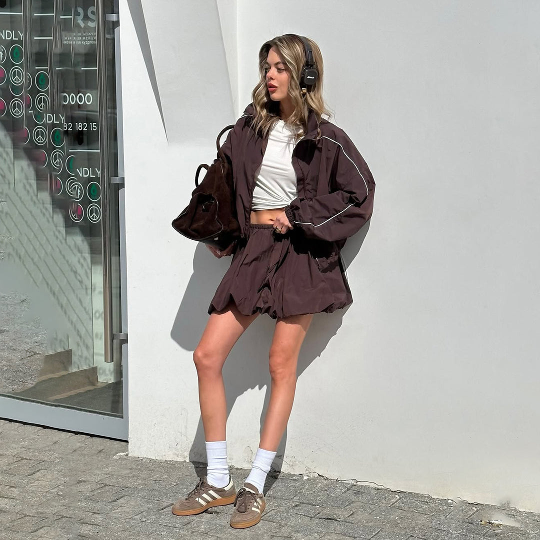 Elegant transitional jacket for women with elastic collar and playful cut Lune London