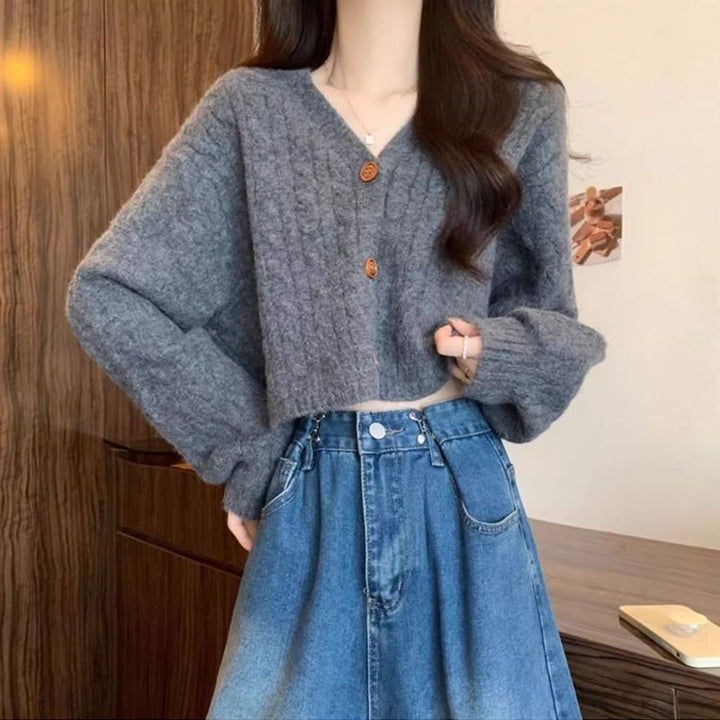 Cardigan en tricot épais pour femmes avec détails de boutons et décolleté en V profond Chic & Stil