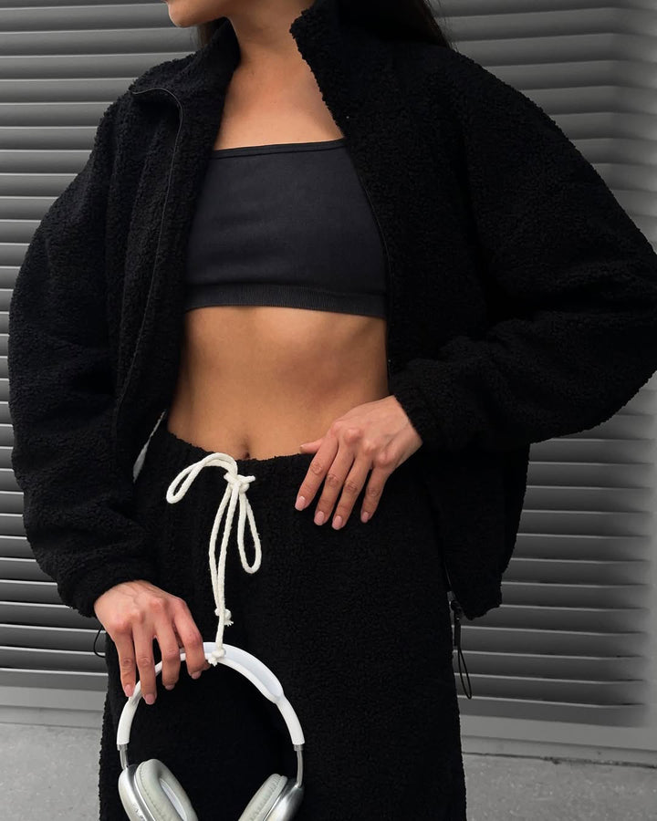 Comfortable fleece jogging set for women with hood and elastic waist Lune London