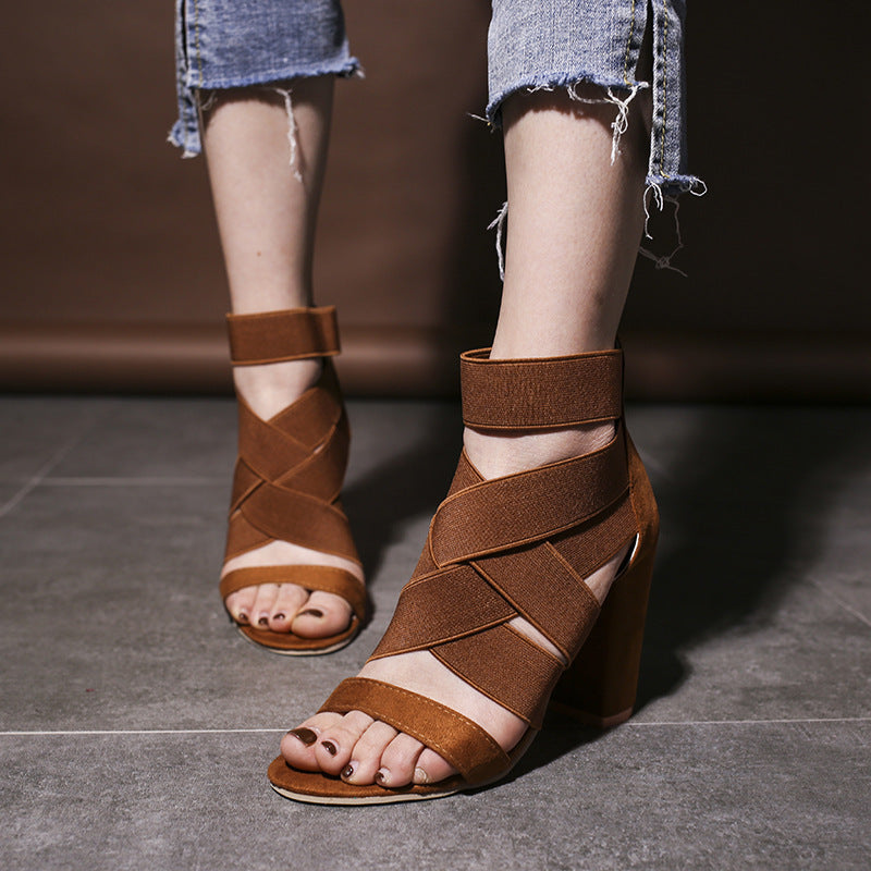Women's sandals with elegant straps and a chic block heel