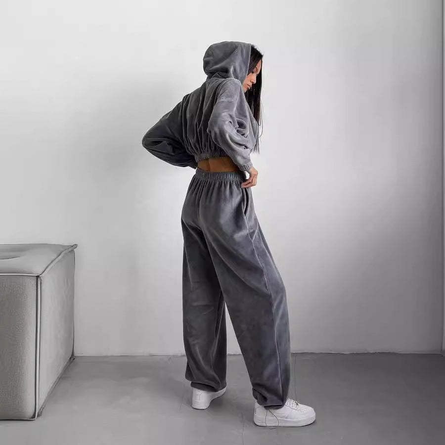 Luxury velour loungewear set for women with hood and zip Lune London